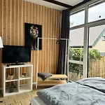Cozy Oldhouse Varenseller *