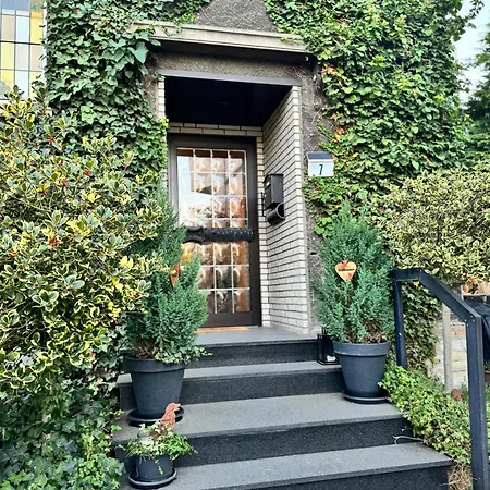 Cozy Oldhouse Varenseller *